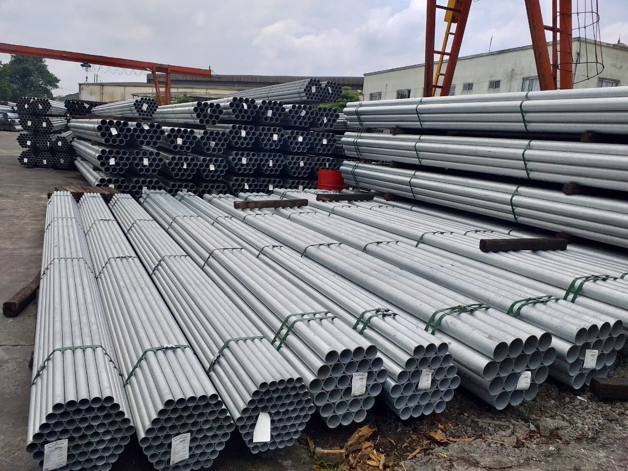 Giá thép tăng chóng mặt cuối năm 2020