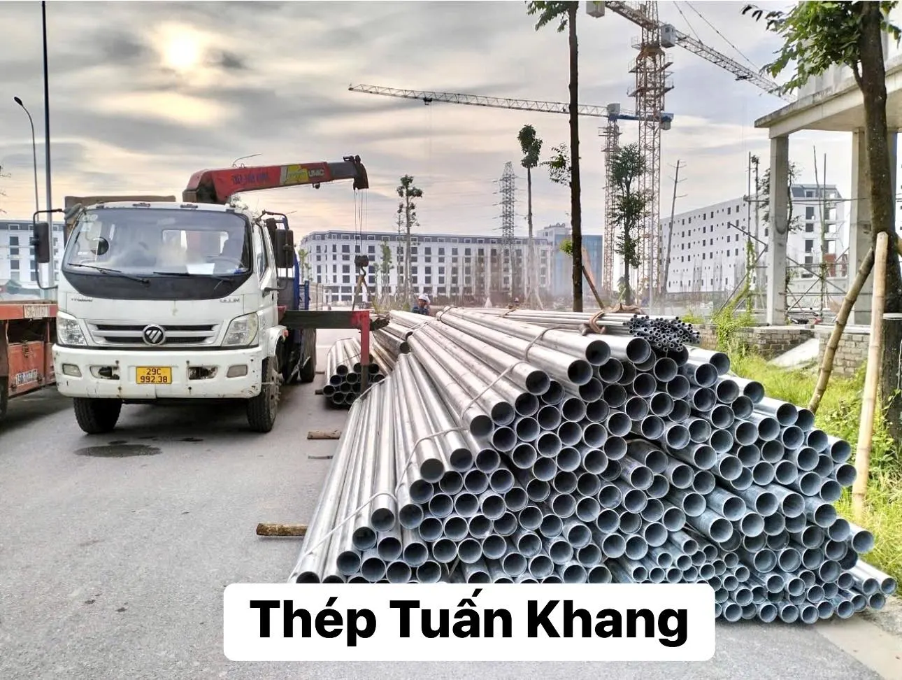🔍 Phân Biệt Chi Tiết Ống Thép Đúc và Ống Thép Hàn – Chọn Loại Nào Cho Dự Án Của Bạn?
