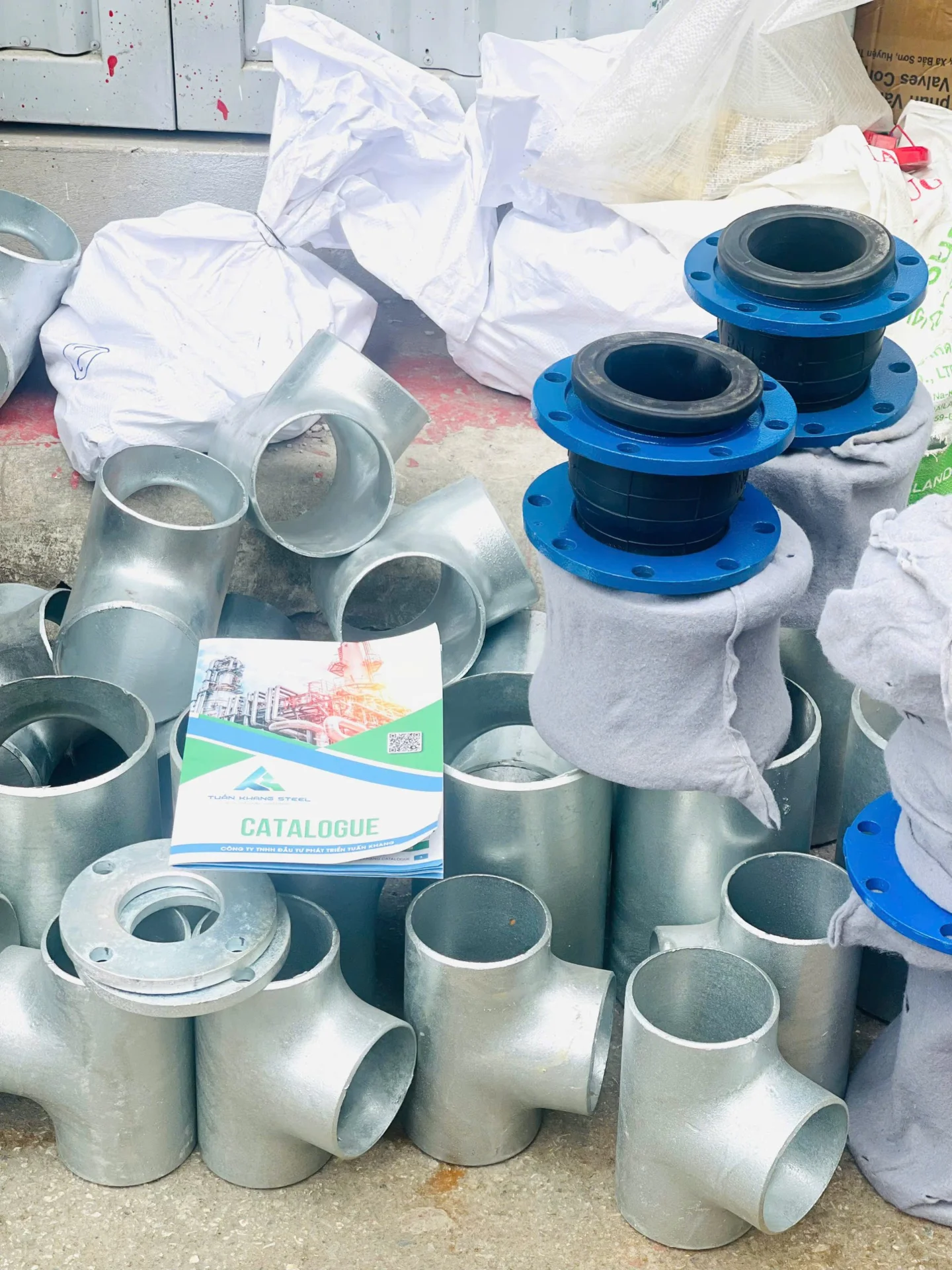 Phân tích chi tiết về Phụ kiện Ống thép: Phụ kiện Ren, Phụ kiện Hàn và Sự khác biệt giữa Mạ điện Và Mạ nhúng