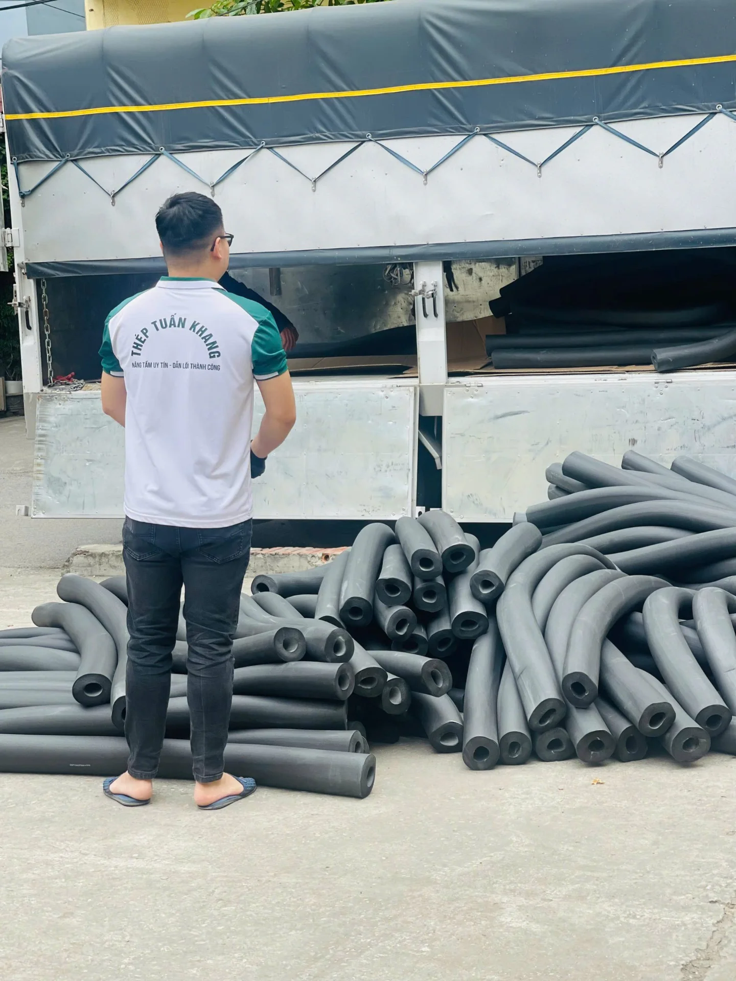 Ống Bảo Ôn Cao Su Lưu Hoá Là Gì? Ưu Điểm, Ứng Dụng Và Báo Giá Mới Nhất