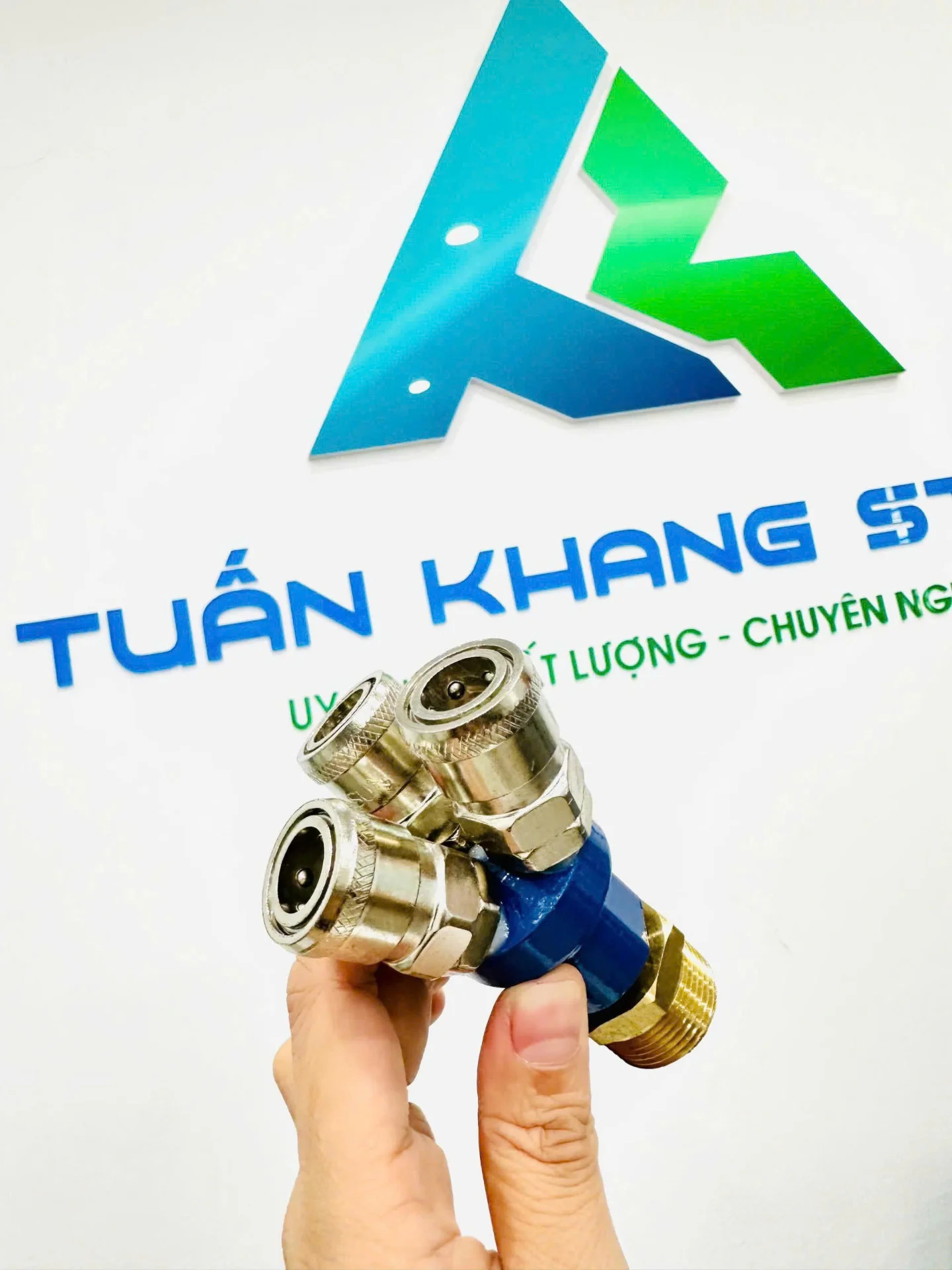 Chạc chia khí nén 2 ngả và 3 ngả – Giải pháp kết nối thông minh cho hệ thống khí nén hiện đại